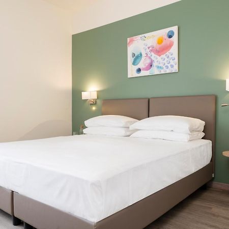 Hotel Plaza San Martino Siccomario Kültér fotó