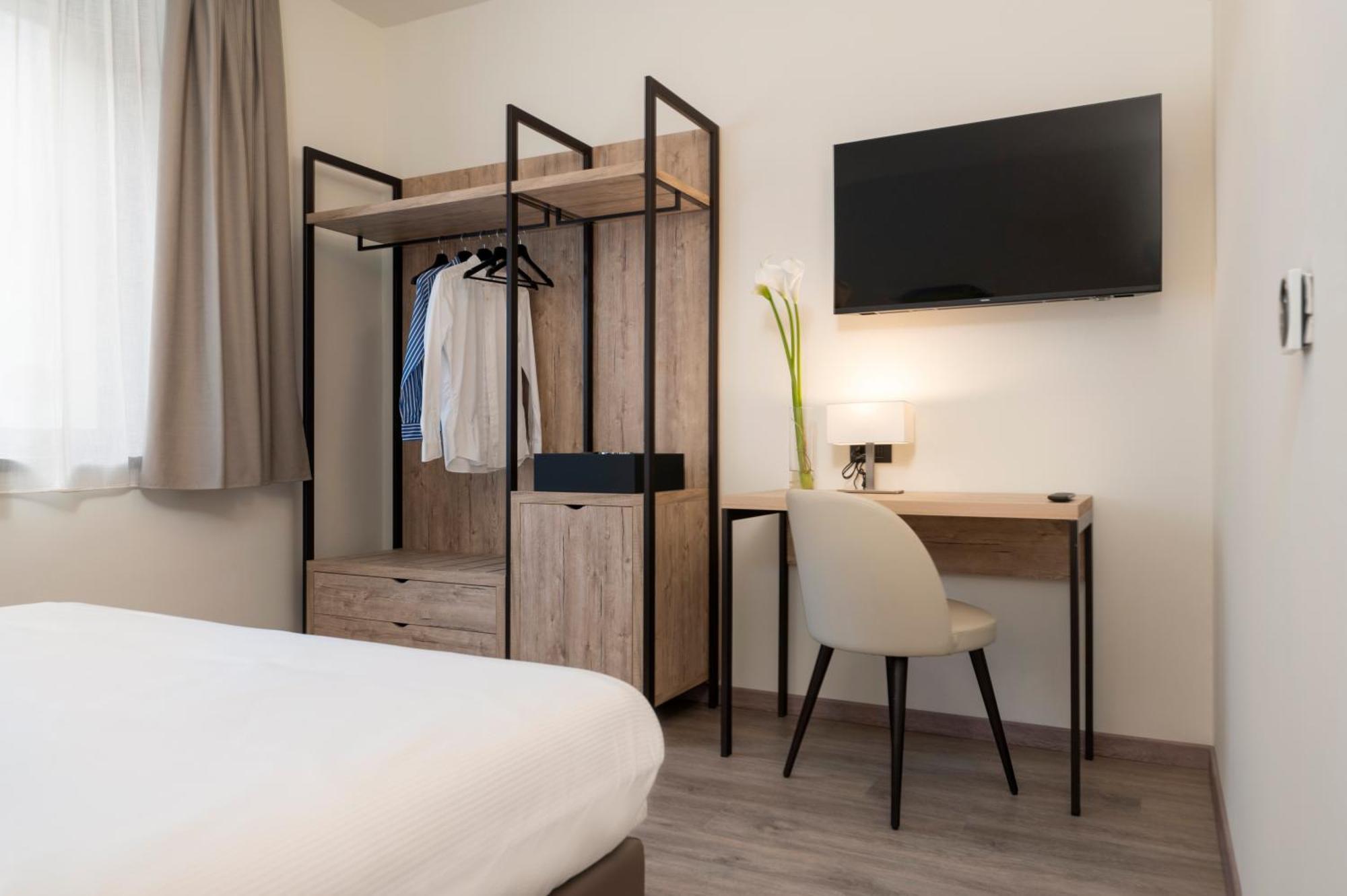 Hotel Plaza San Martino Siccomario Kültér fotó