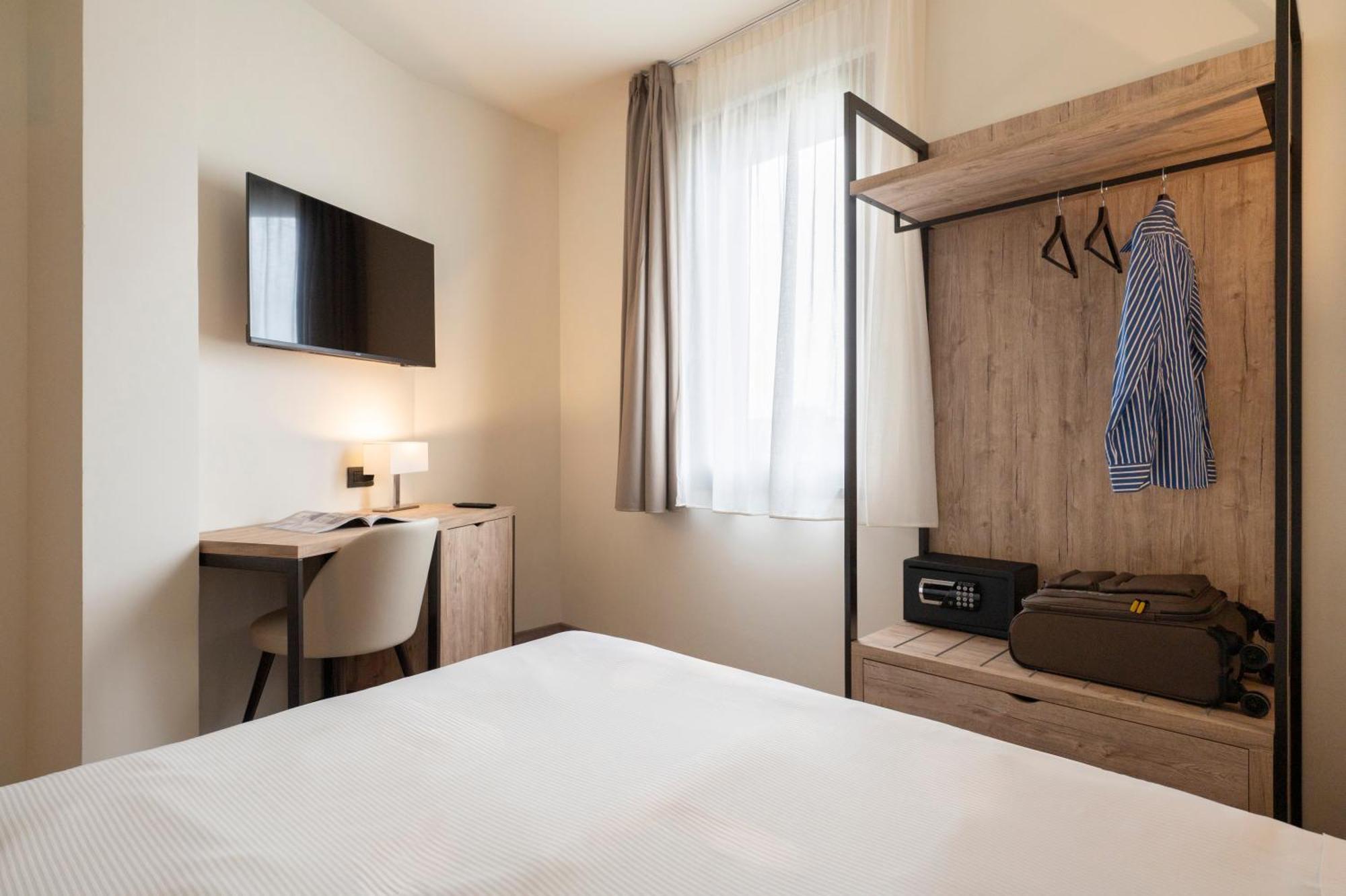 Hotel Plaza San Martino Siccomario Kültér fotó