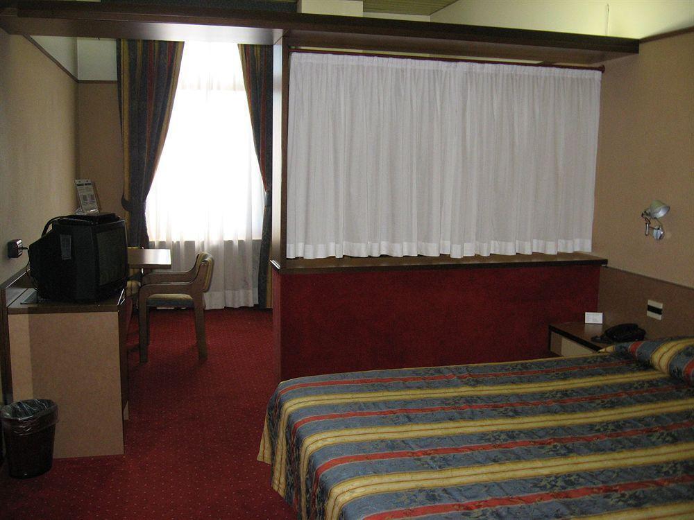 Hotel Plaza San Martino Siccomario Kültér fotó