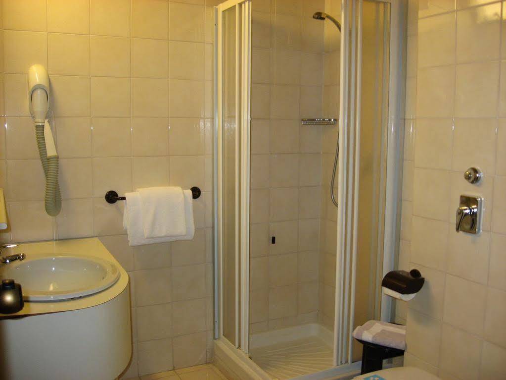 Hotel Plaza San Martino Siccomario Kültér fotó